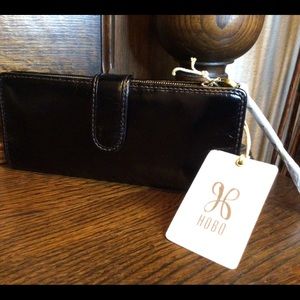 HOBO NWoT wallet, Roman style, leather, just beautiful